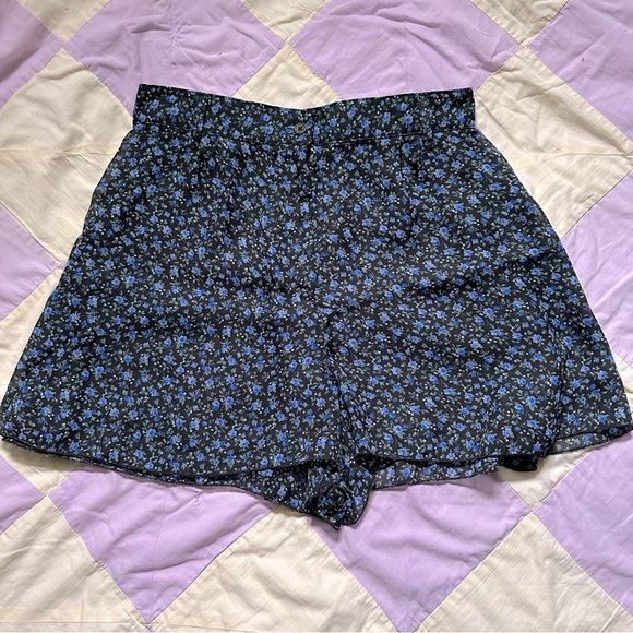 URBAN RENEWAL High-Rise Floral Shorts - Picture 1 of 6